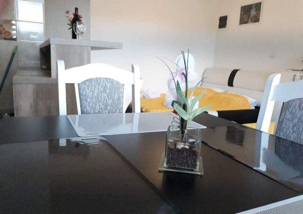 Apartment Iva Bijela Luaran gambar